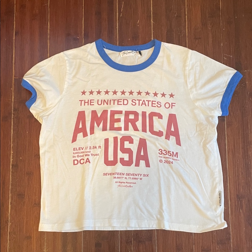 The Laundry Room graphic tee … size small … EXCELLENT CONDITION!!